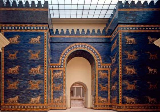 Будучи частью Стен Вавилона, ворота Иштар обрели своё место в списке чудес света